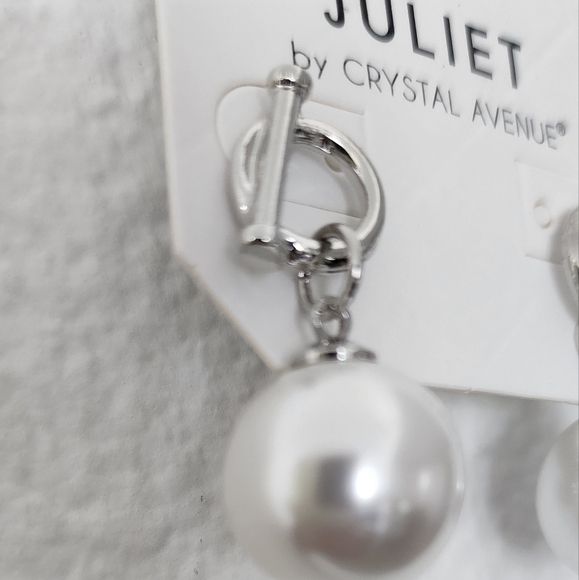 Juliet by Crystal Avenue Hanging Pearl Earring Silver - Picture 3 of 4